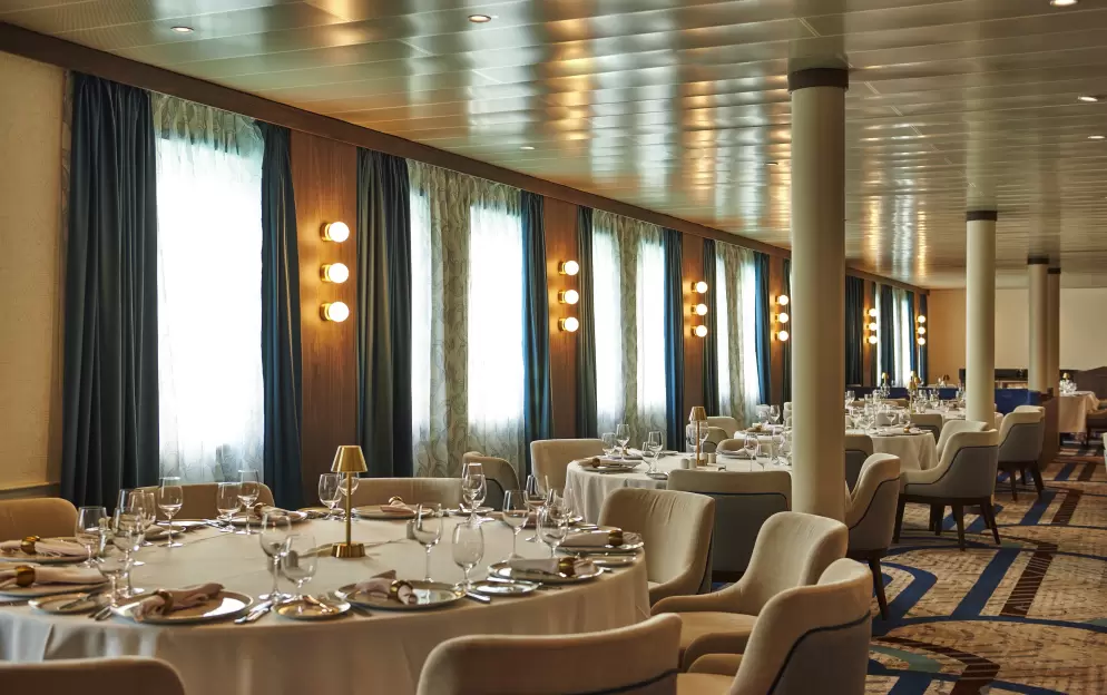 Windstar, Wind Surf, Amphora Restaurant 3.jpg